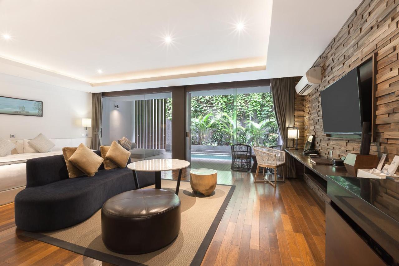 By Watermark And Hotel 4*
