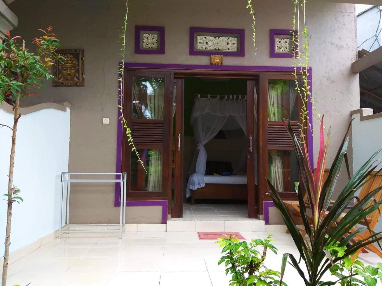 Rumahku Homestay *