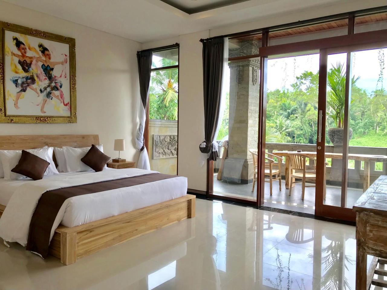 Paras Guest house 3*