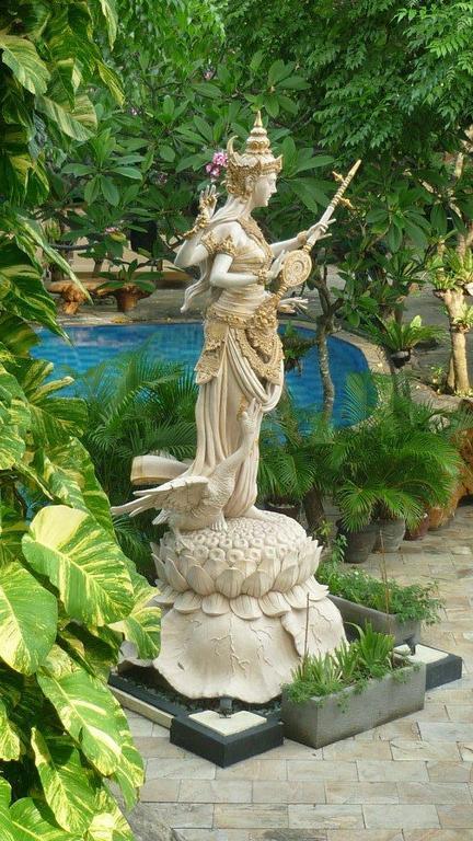 Garden & Hotel