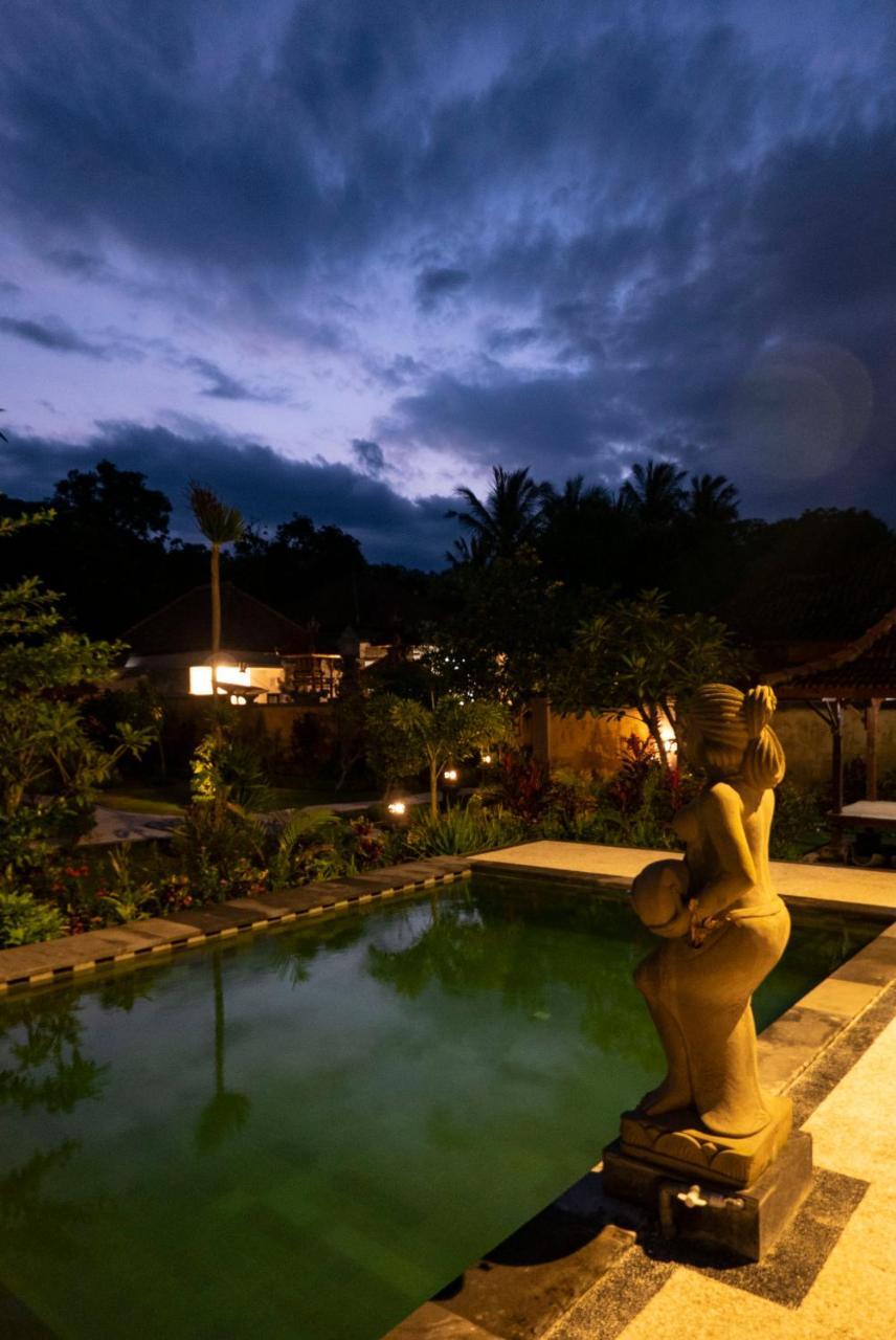 Kubu Kangin Resort 3*