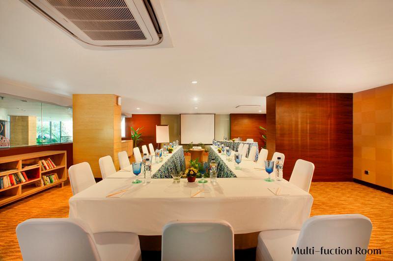 Hotel De Vins Sky 4*