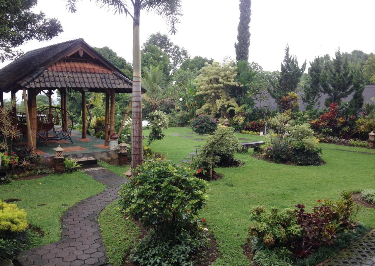 Karang Sari & Restaurant Guest house