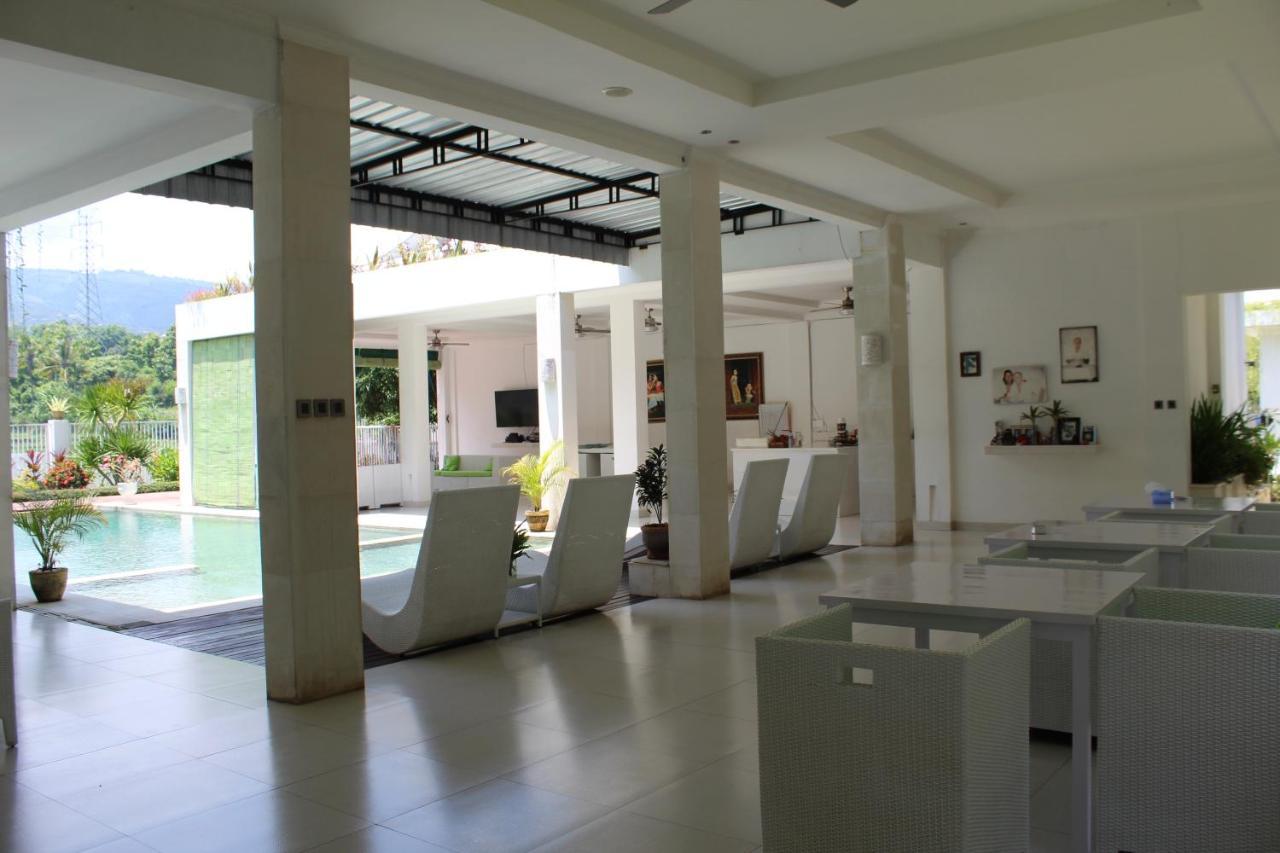 Putih 4*
