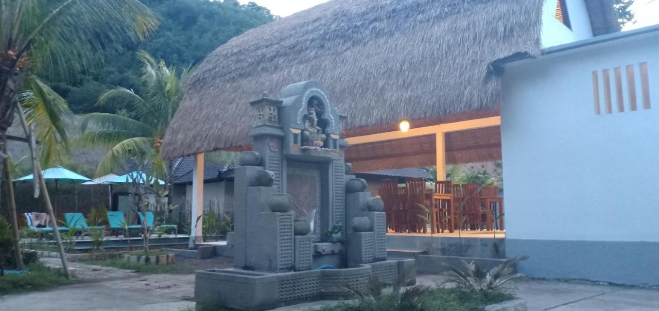 Bale Lumbung Taman liburan Toyapakeh