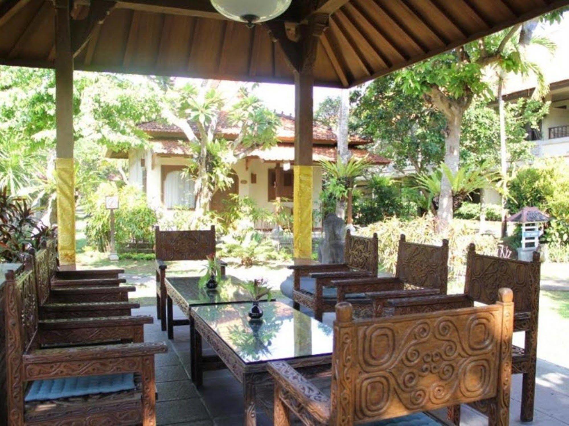 Besakih Beach Hotel 3*