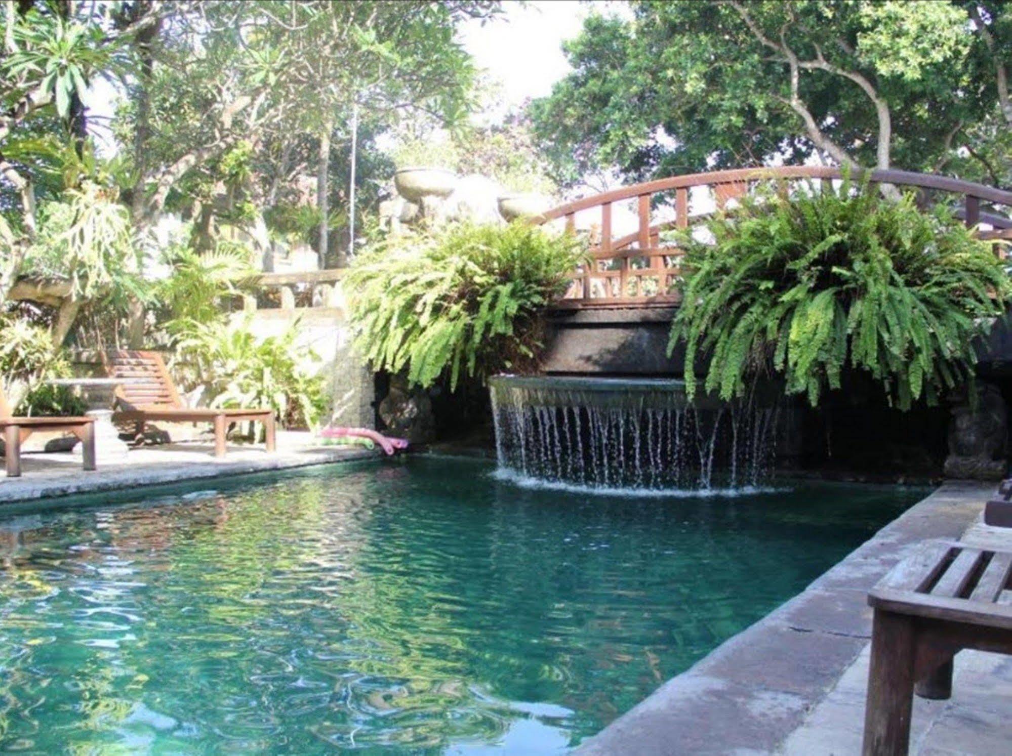 Besakih Beach Hotel 3*