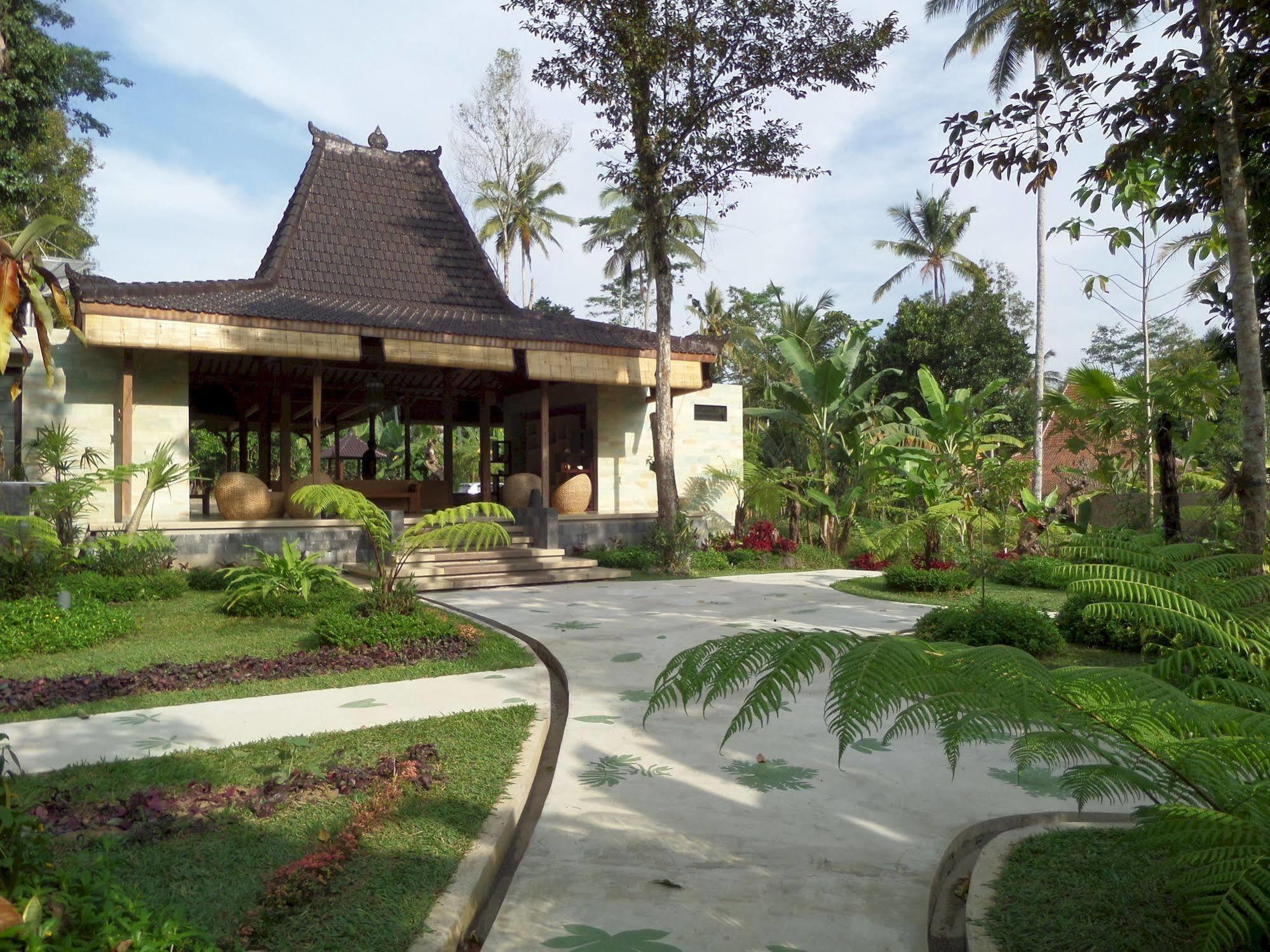 Villa Senetan And