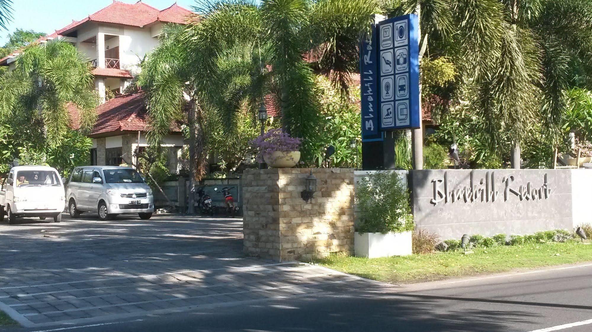 Bluehill Dive