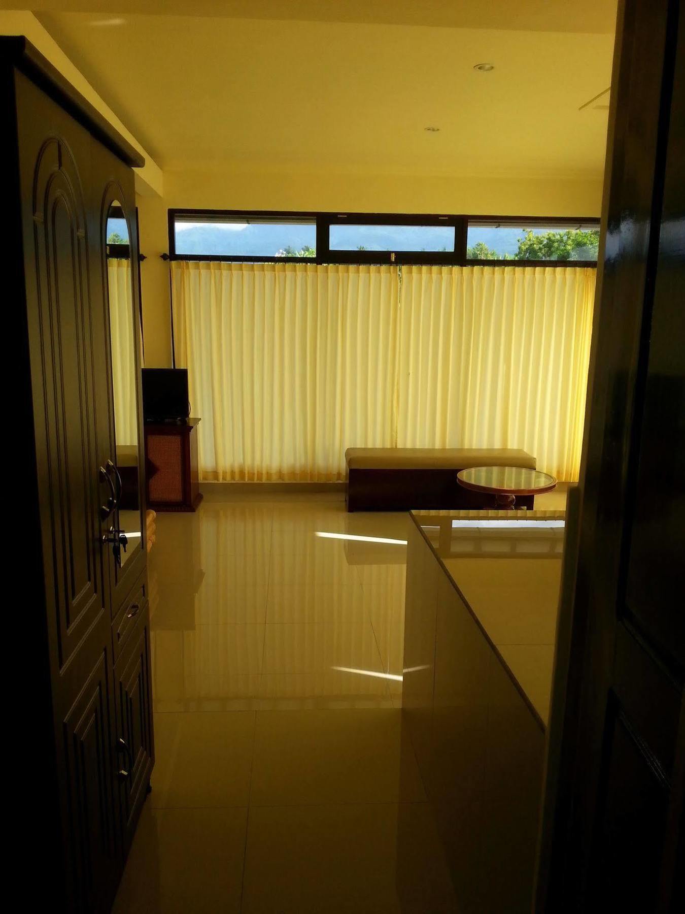 Puri Mandhara Wisma tamu *