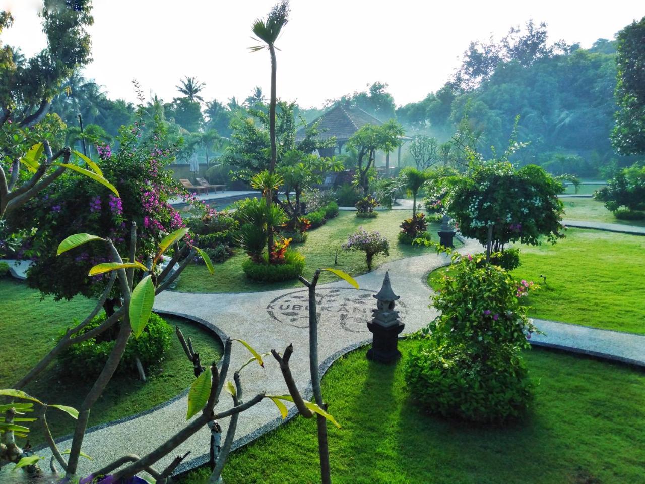 Kubu Kangin Resort 3*