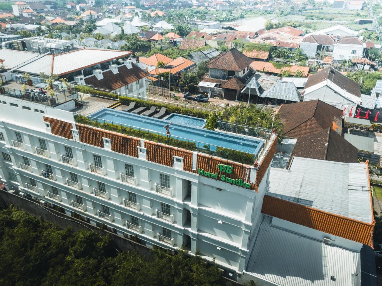Santika Hotel 3*