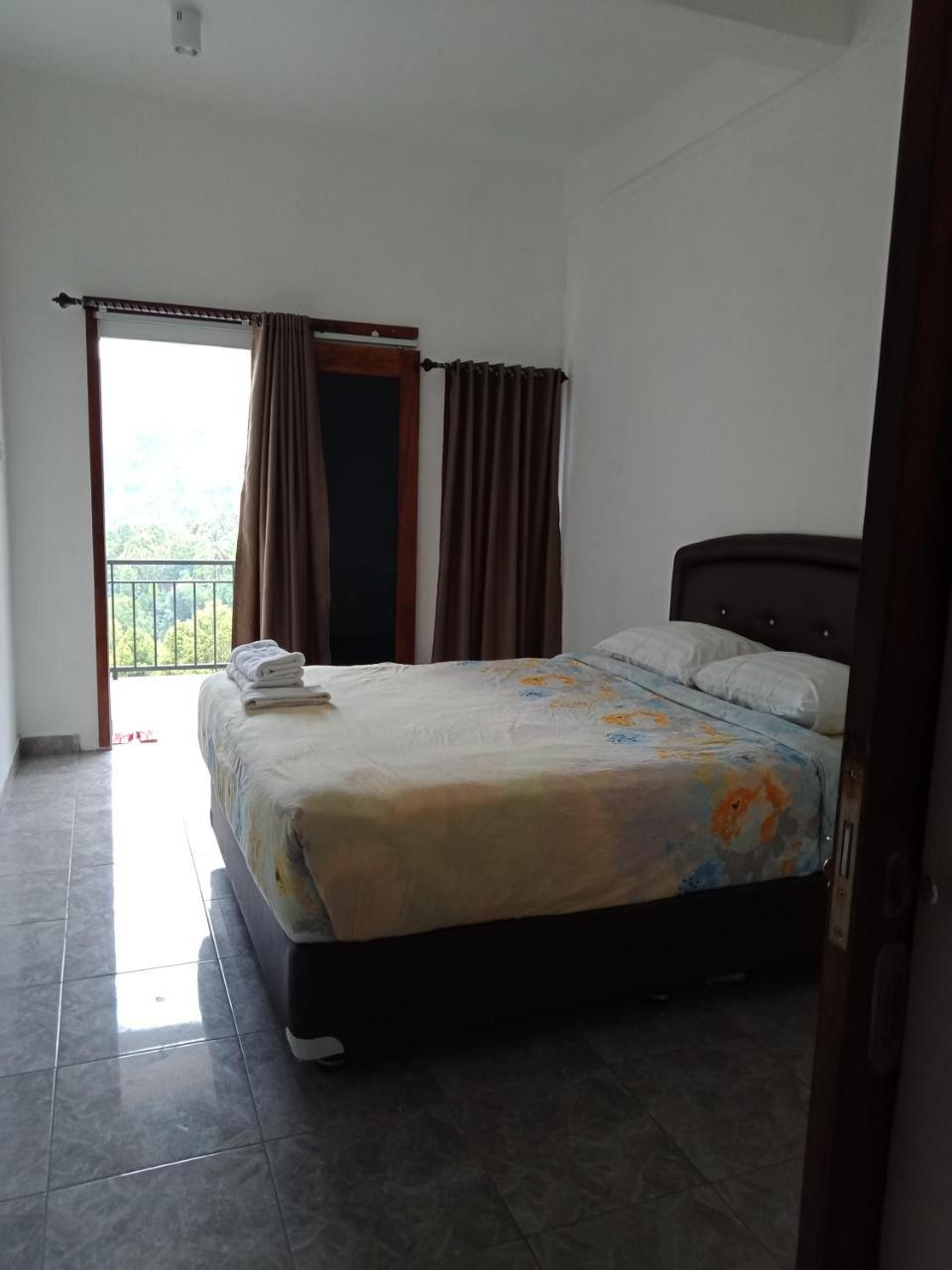 Guest house Adila Warung And *
