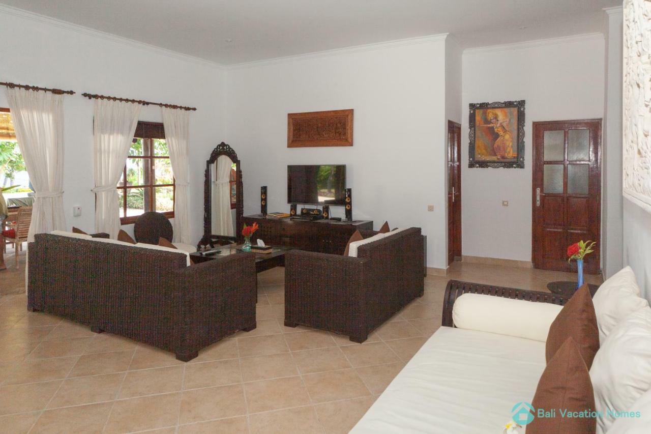 Segara Murti - Stylish Beachfront Villa! Villa