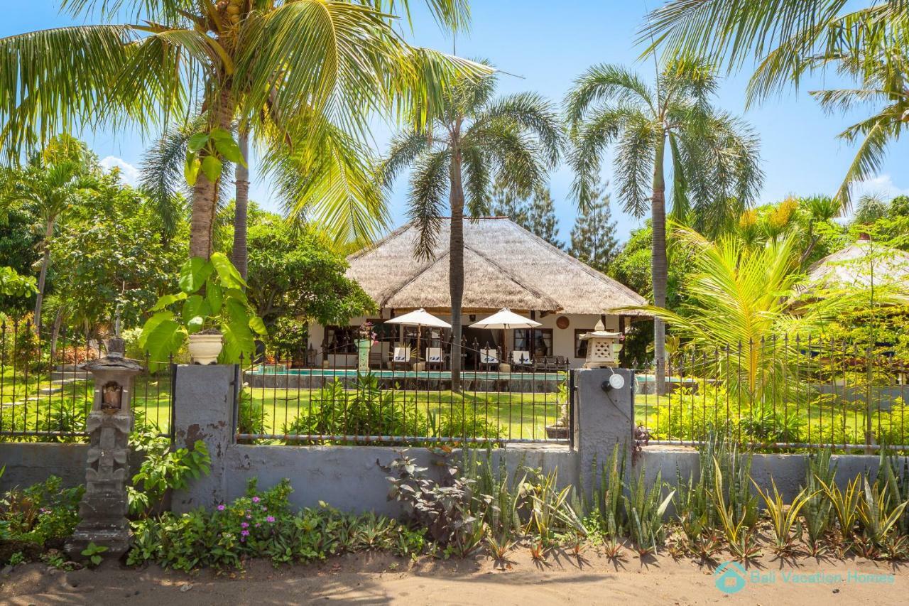 Segara Murti - Stylish Beachfront Villa! Villa