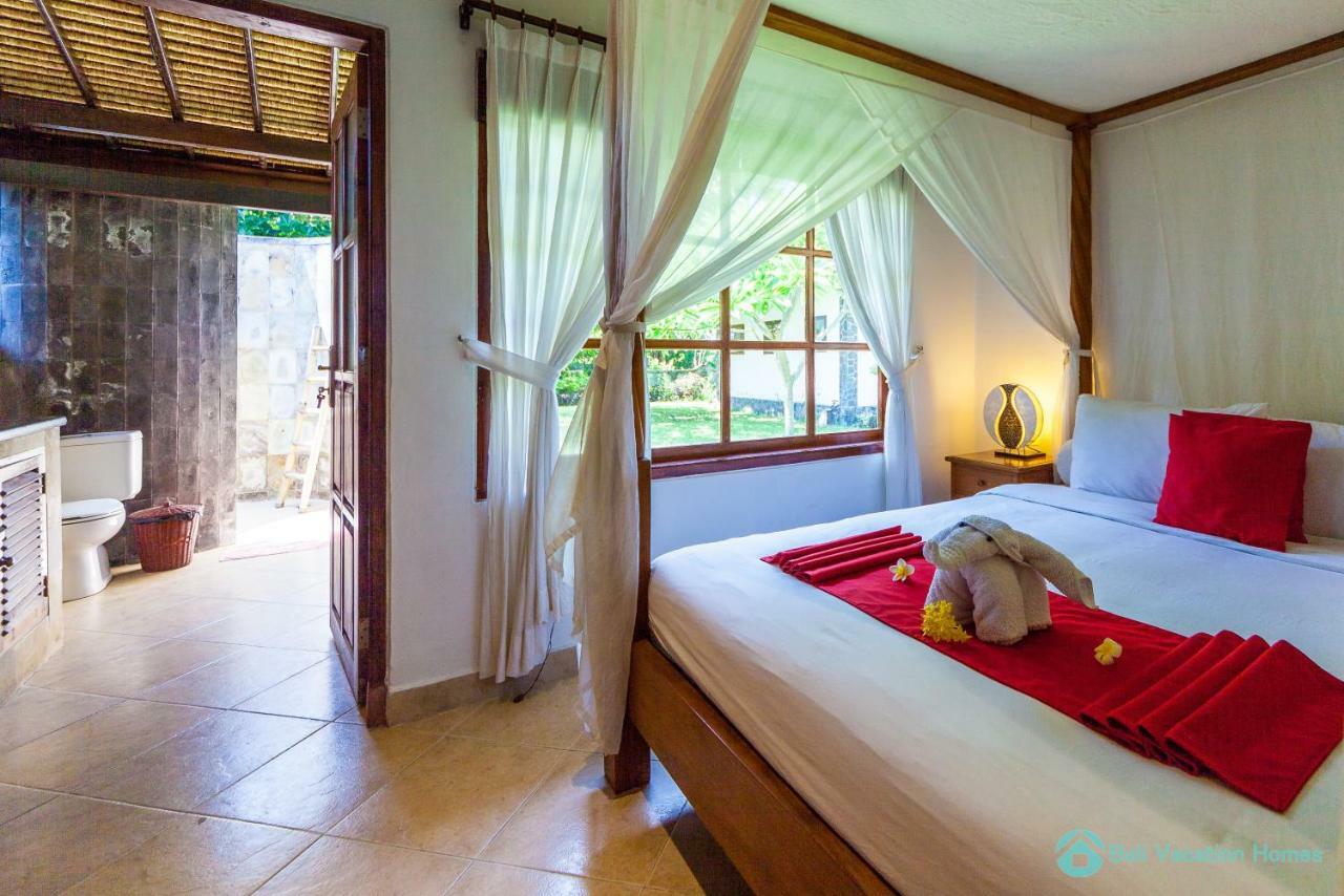 Villa Segara Murti - Stylish Beachfront Villa!