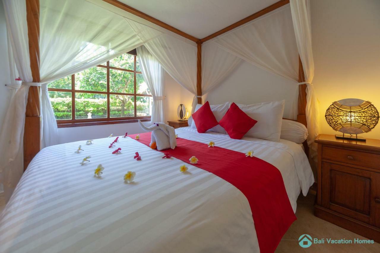 Villa Segara Murti - Stylish Beachfront Villa! *