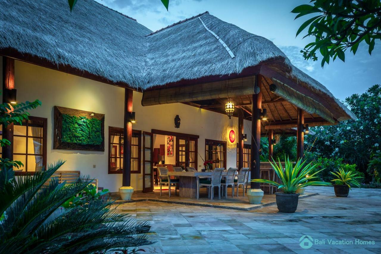 Segara Murti - Stylish Beachfront Villa! Villa
