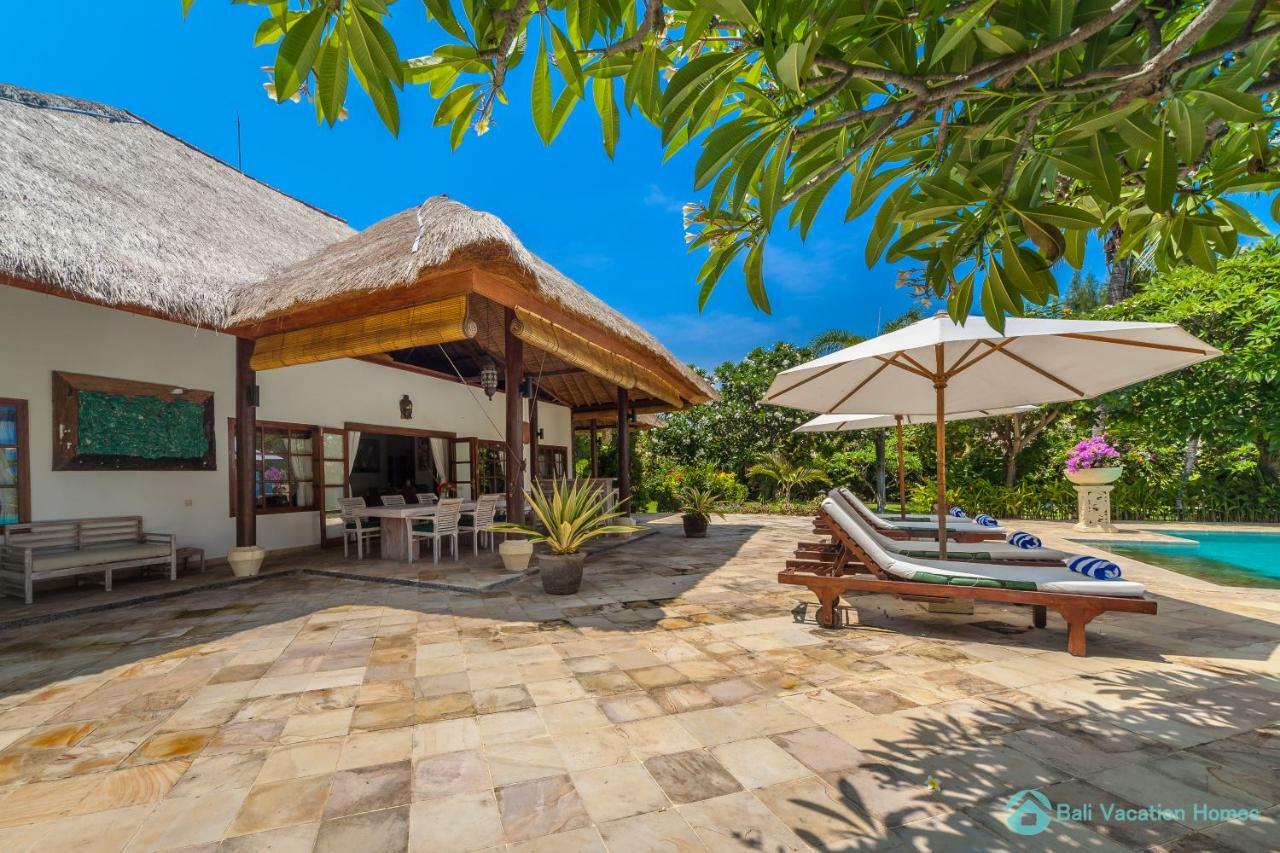 Segara Murti - Stylish Beachfront Villa! Villa *
