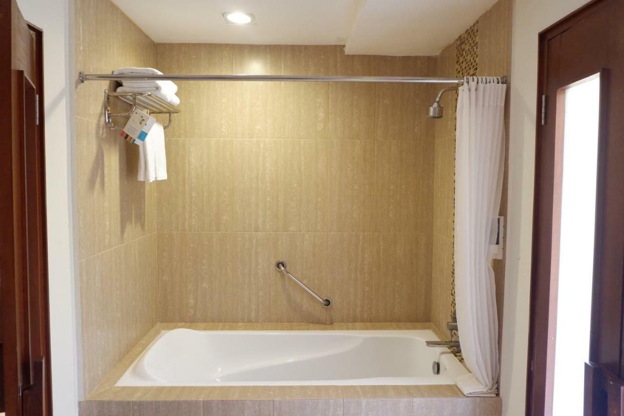 Ibis Styles Bali Hotel 4*