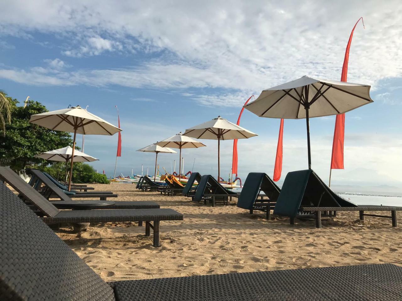 Besakih Beach Hotel 3*