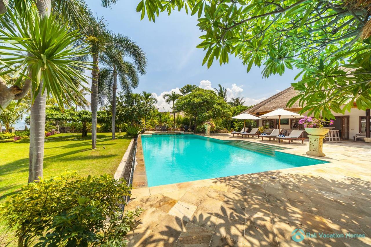 Segara Murti - Stylish Beachfront Villa! Villa