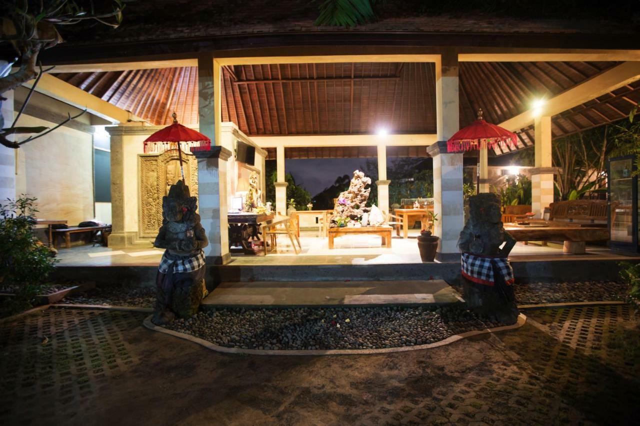 Asri Sari & By Samhita Bali