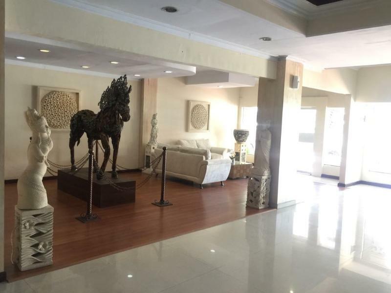 Puri Saron Hotel 3*