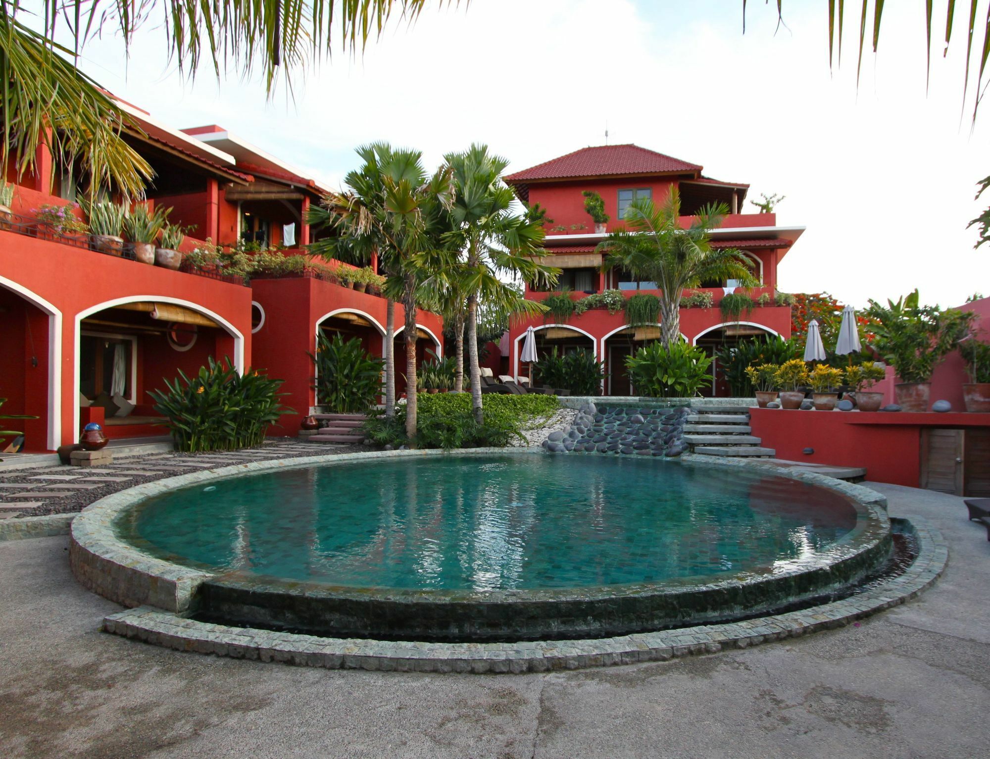 Hotel Pinkcoco - Constant Surprises & For Cool Adults Only