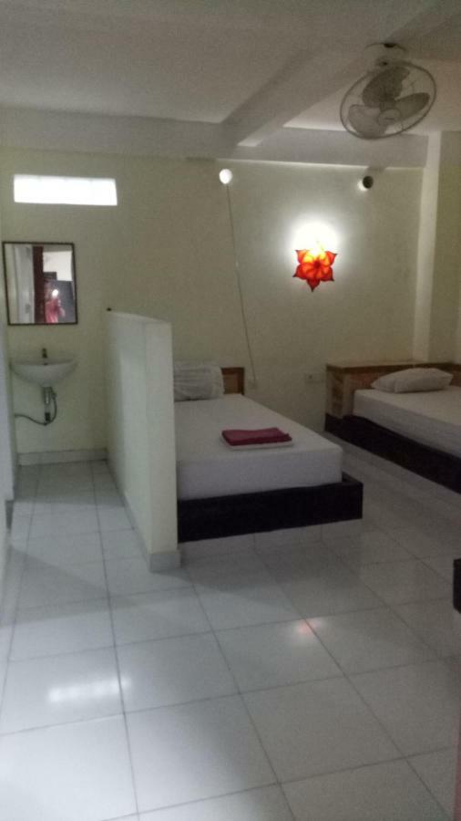 Stop Homestay, Rooftop Restaurant And Bar Guest house