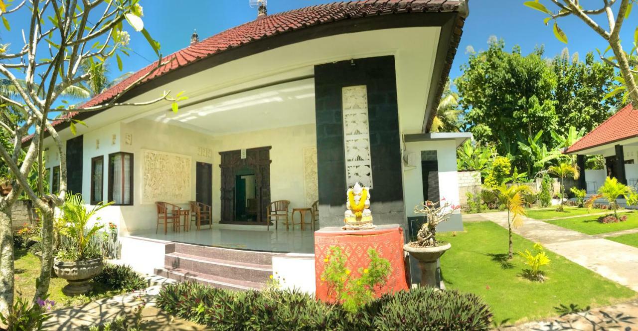 Guest house Nyuh Kadah *