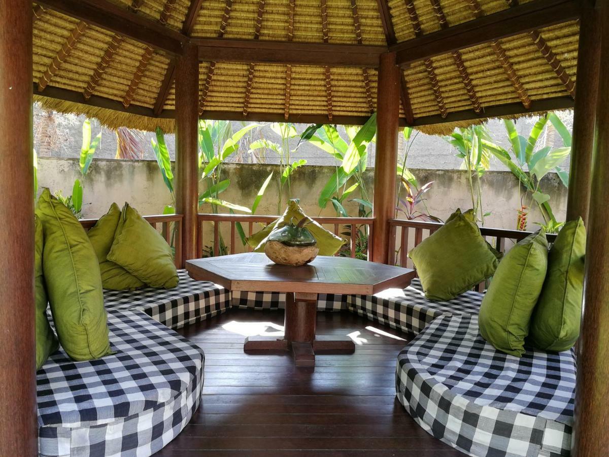 Kelapa Candi Dasa (Bali)