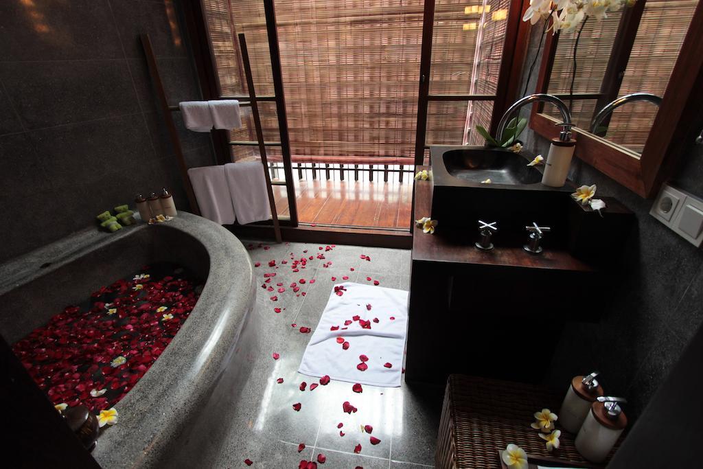 Samudra Luxury Beachfront Villa Ketewel