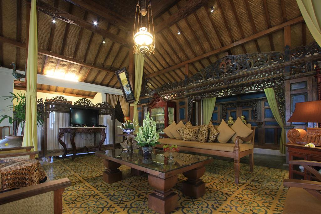 Syailendra Villa *