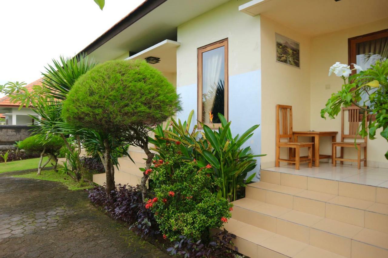 Guest house Bhujangga's Village Near Pantai Redpartner *