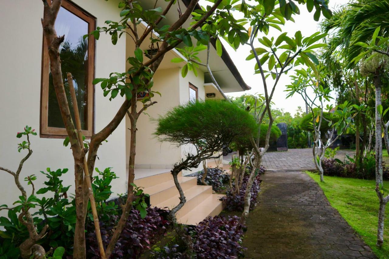 Bhujangga's Village Near Pantai Redpartner Guest house Uluwatu (Bali)