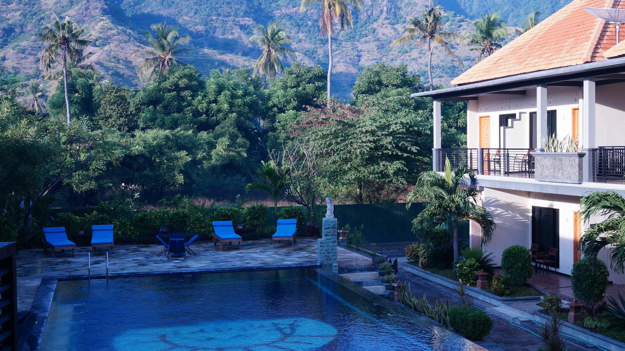 Hotel Antari 3*