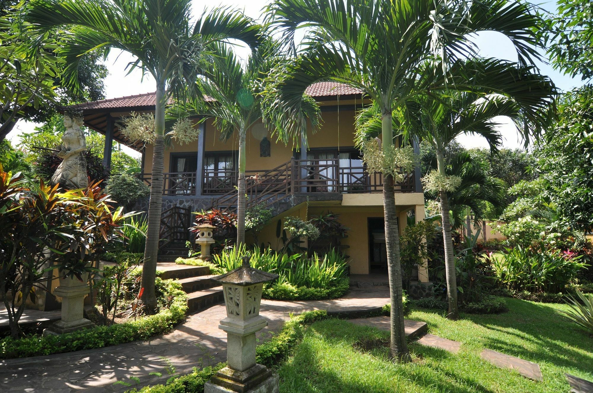 Puri Mangga Sea View And Resort