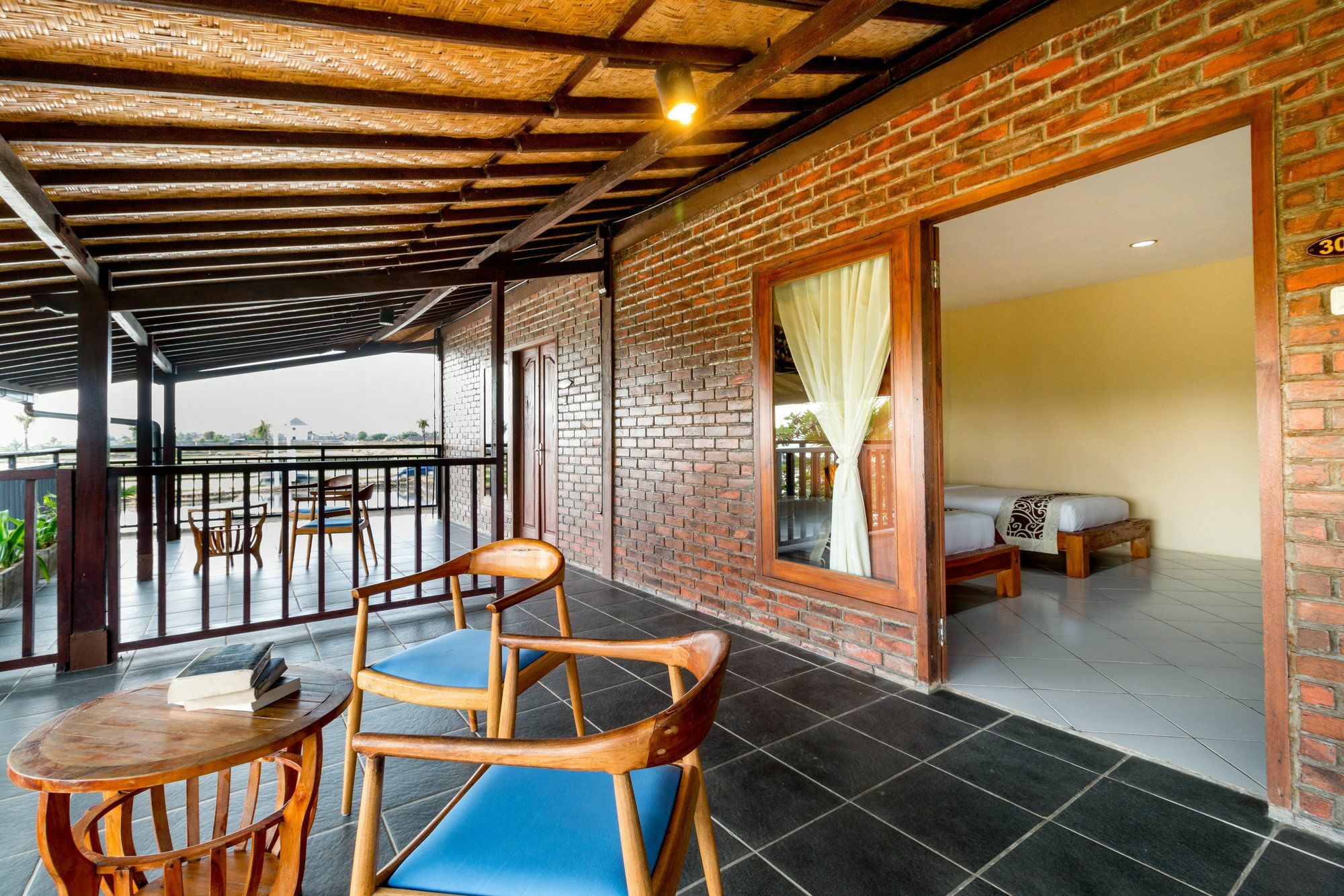 Arton & Club Pulukan
