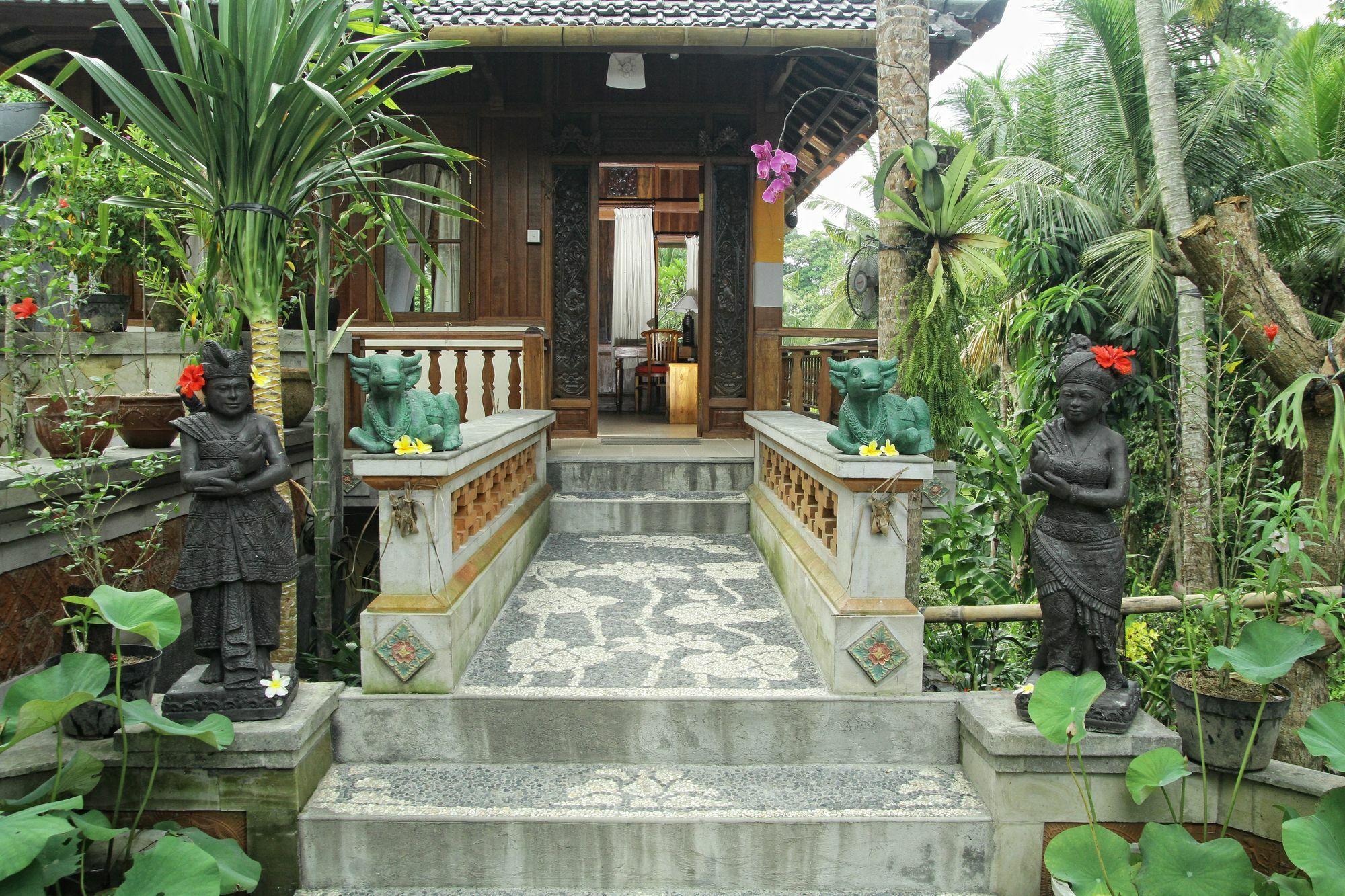 Kebun Indah Hotel