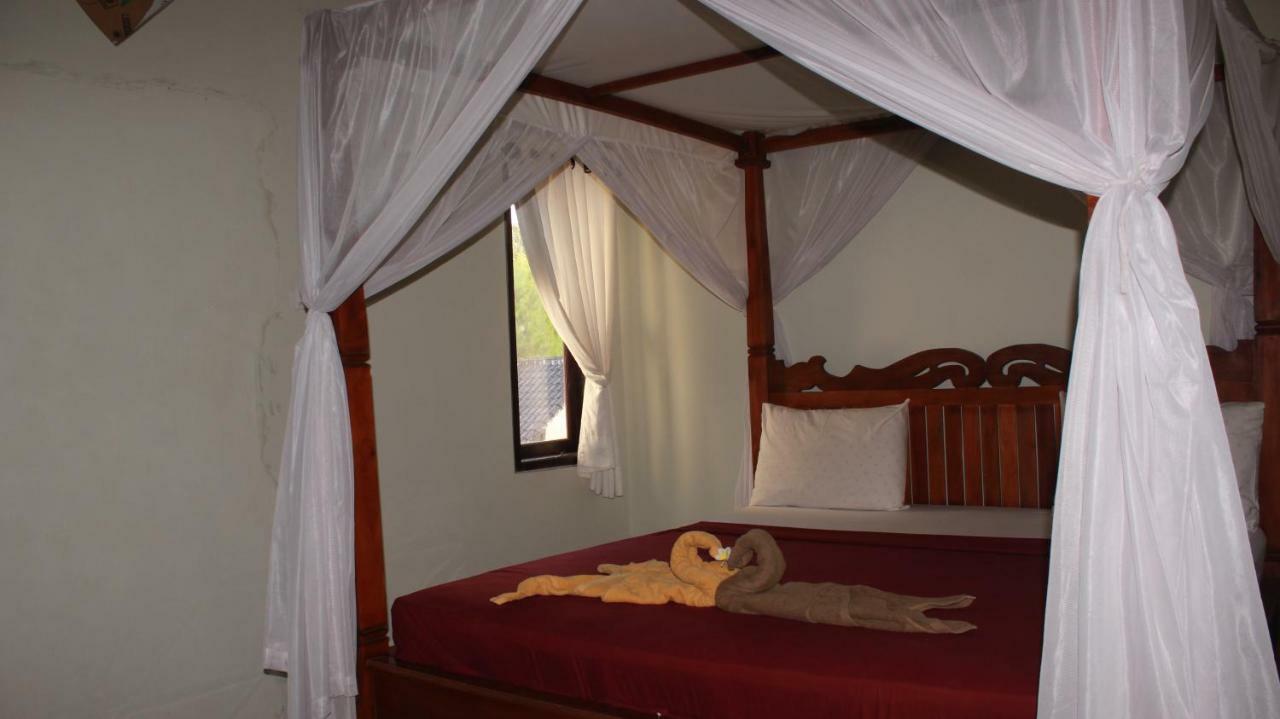 Tira Homestay *