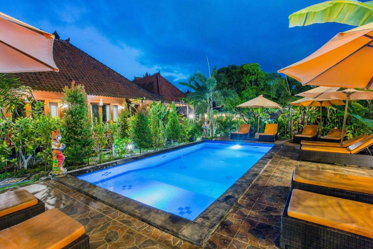 Hotel Dinatah Lembongan Villas
