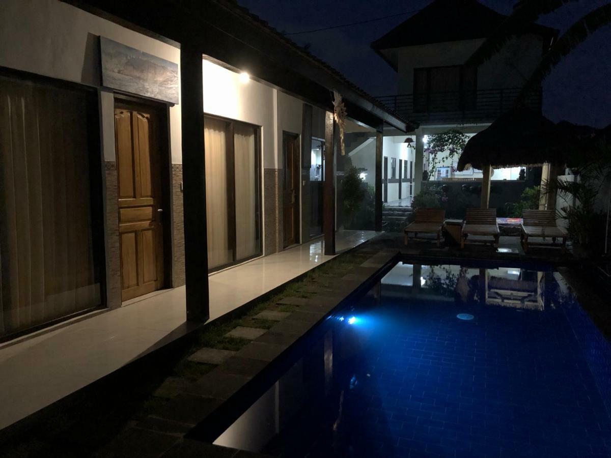 Homestay Pluto House
