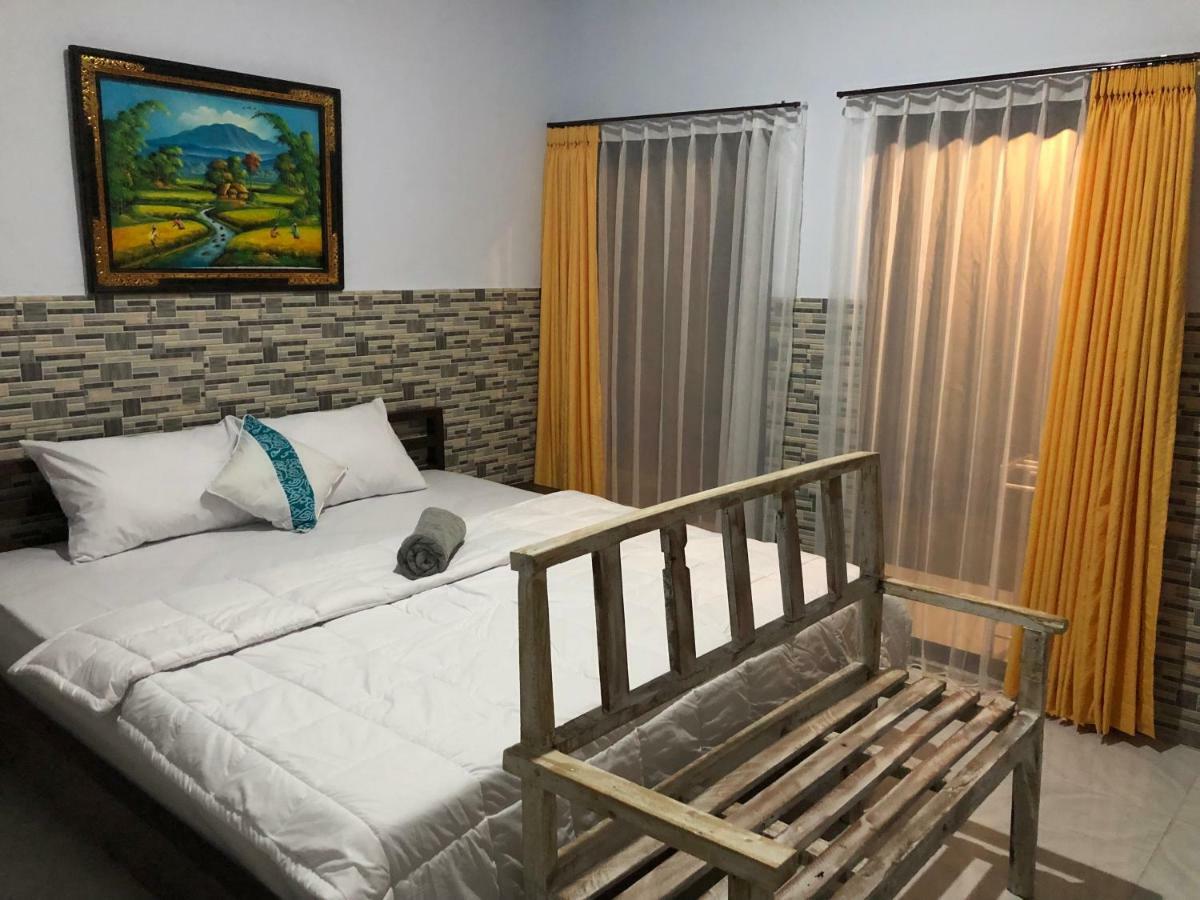 Homestay Pluto House