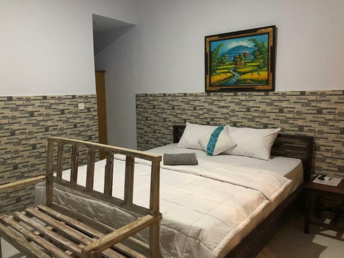 Homestay Pluto House