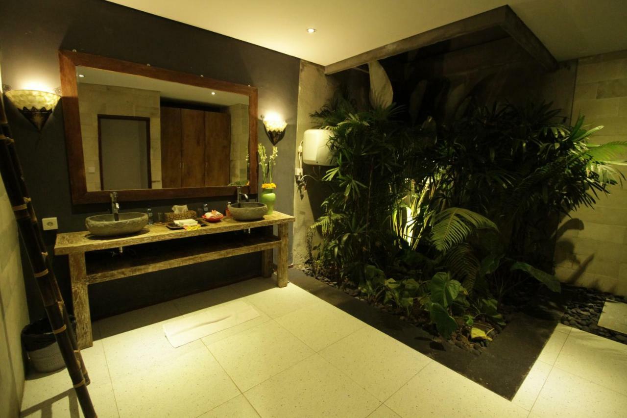Villa Virgin *