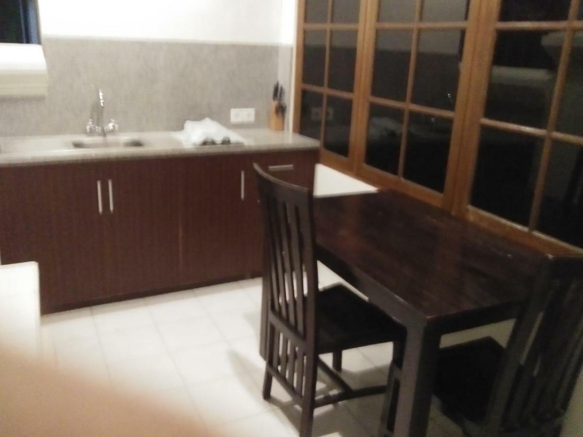 Made House And * Sanur (Bali)
