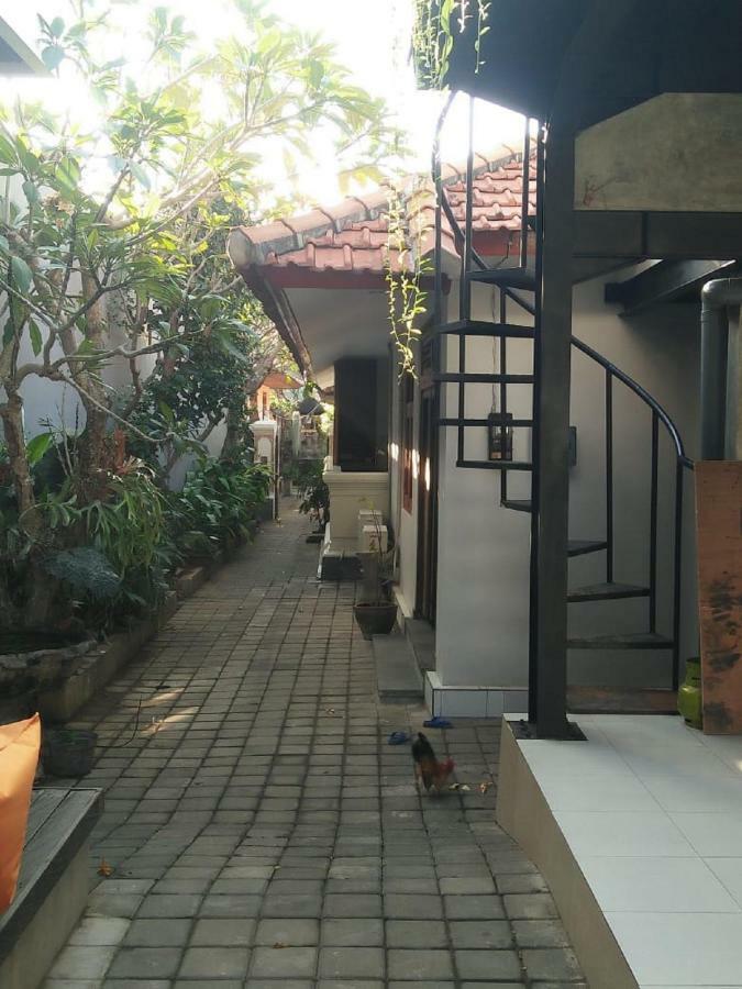 Made House And Sanur (Bali)
