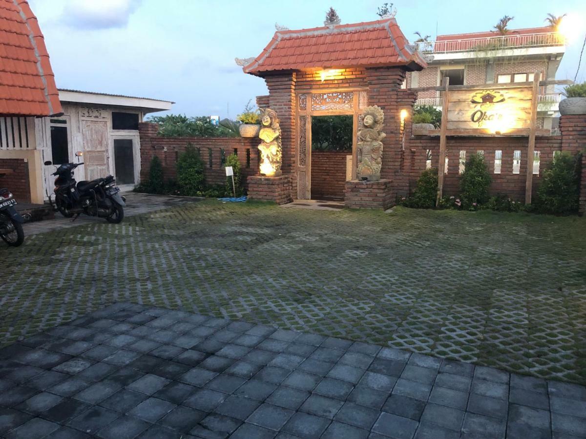Oka's Canggu (Bali)