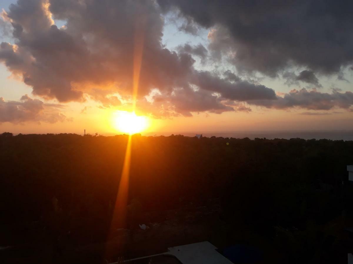 Davu Sundara Uluwatu (Bali)